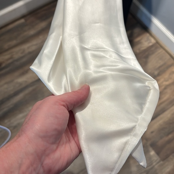 VTG Black Velvet Formal/Evening Gown sweetheart neck dramatic white sleeves sz14 - Picture 8 of 13